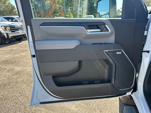 New 2026 GMC Sierra 2500 SLT w/ SLT Premium Package image 11