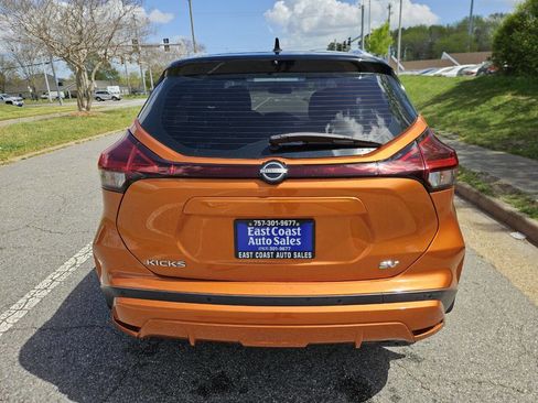 Used 2022 Nissan Kicks SV image 5