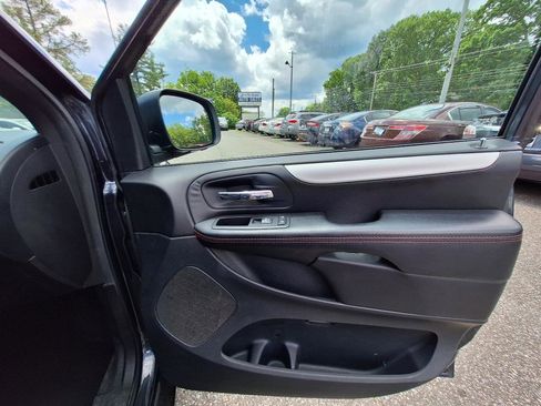 Used 2014 Dodge Grand Caravan R/T FWD image 10