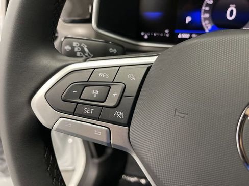 New 2026 Volkswagen Taos SE image 16