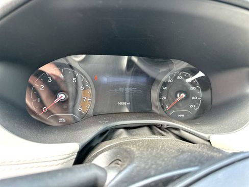 Used 2025 Jeep Compass Limited image 5