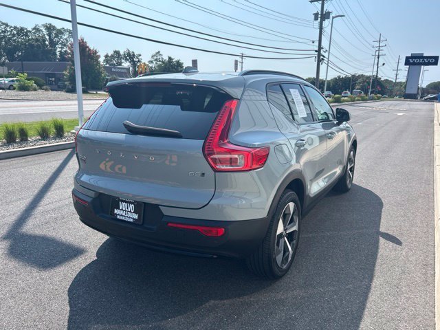 Certified 2024 Volvo XC40 B5 Core AWD/4WD image 5
