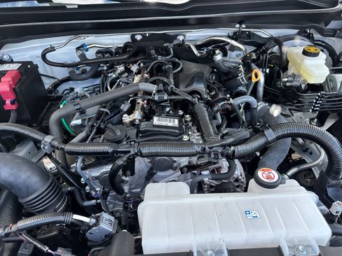 Used 2026 Toyota Tacoma SR5 AWD/4WD image 10