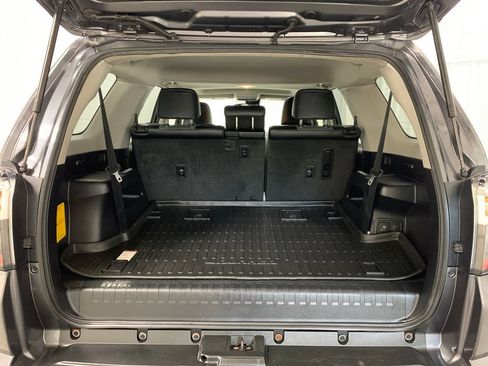 Used 2020 Toyota 4Runner SR5 Premium w/ Moonroof Package AWD/4WD image 20