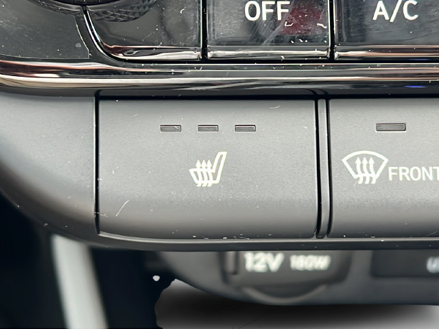 Certified 2025 Hyundai Elantra Limited FWD image 44
