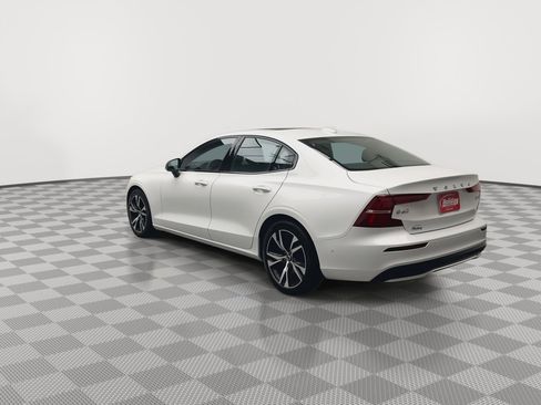 Used 2024 Volvo S60 B5 Plus image 2