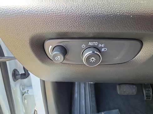 Used 2023 Chevrolet Traverse LT AWD/4WD image 21