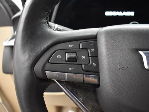 Used 2024 Cadillac Escalade Premium Luxury AWD/4WD image 6