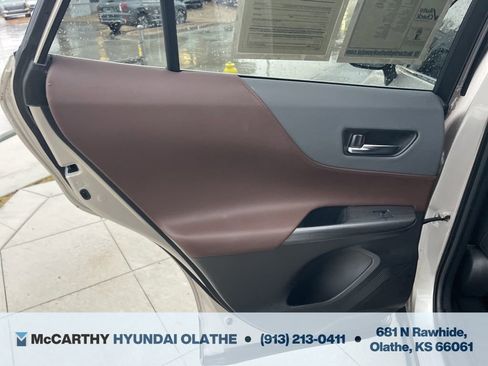 Used 2022 Toyota Venza Limited image 23