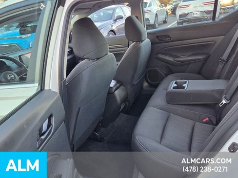 Used 2025 Nissan Altima 2.5 SV image 14