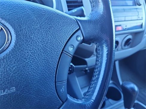 Used 2010 Toyota Tacoma Base 4D Double Cab image 23