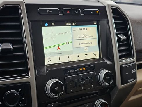 Used 2018 Ford F150 Lariat w/ Equipment Group 502A Luxury image 22