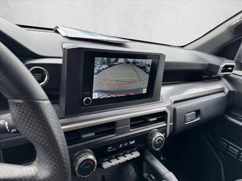 Certified 2025 Toyota 4Runner SR5 AWD/4WD image 14