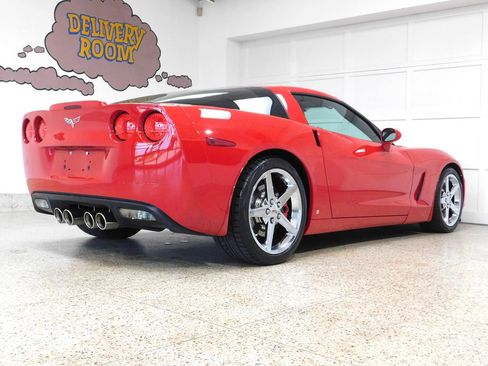 Used 2006 Chevrolet Corvette Coupe w/ Preferred Equipment Group RWD image 4