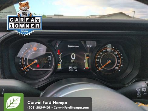 Used 2024 Jeep Wrangler Unlimited Sahara w/ Technology Group AWD/4WD image 15