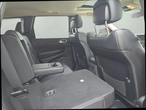 Used 2012 Jeep Grand Cherokee Laredo AWD/4WD image 20