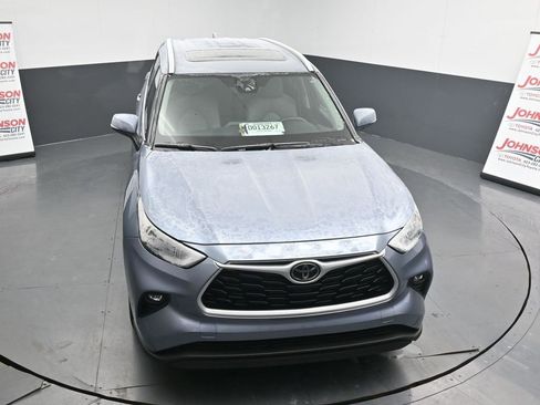 Used 2022 Toyota Highlander XLE image 28