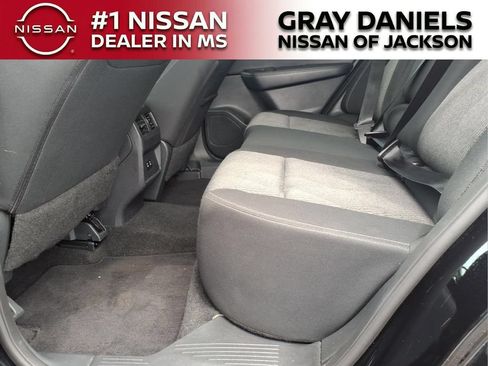 Used 2024 Nissan Rogue SV AWD/4WD image 12