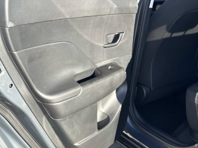 Used 2024 Hyundai Kona SEL FWD image 11
