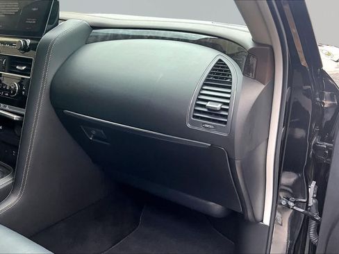 Used 2024 Nissan Armada Platinum w/ Captain's Chairs Package RWD image 19