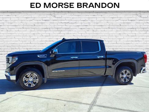 Used 2025 GMC Sierra 1500 SLT image 2