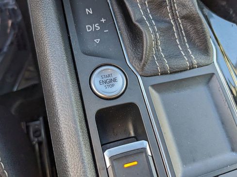 Certified 2023 Volkswagen Atlas Cross Sport SE w/ Panoramic Sunroof Package image 25