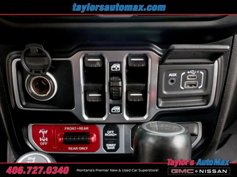 Used 2020 Jeep Gladiator Rubicon w/ Uconnect 4C Nav & Sound Group AWD/4WD image 24