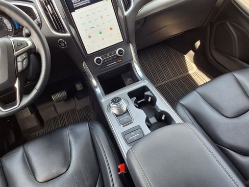Used 2021 Ford Edge Titanium AWD/4WD image 10