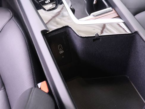 Certified 2023 Volvo XC60 B5 Plus w/ Protection Package Premier image 16