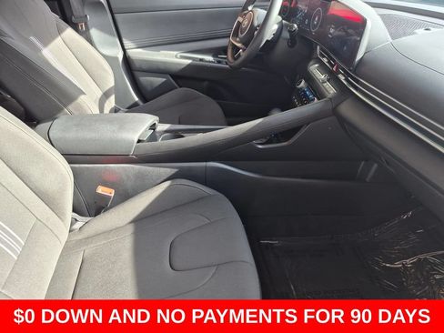 Used 2025 Hyundai Elantra SEL FWD image 30