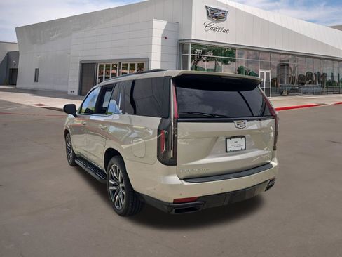 Used 2022 Cadillac Escalade Sport Platinum w/ Heavy-Duty Trailer Package AWD/4WD image 4
