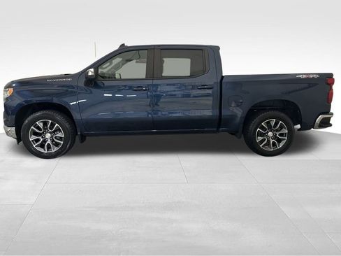 Used 2022 Chevrolet Silverado 1500 LT image 2
