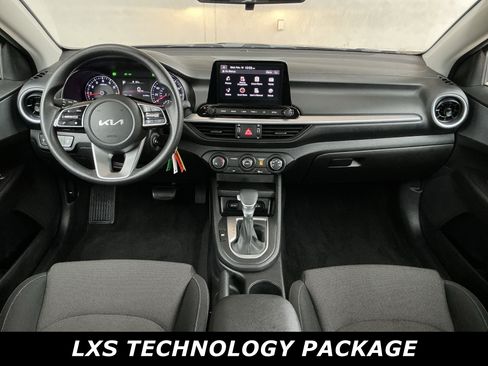 Used 2023 Kia Forte LXS w/ LXS Technology Package image 4