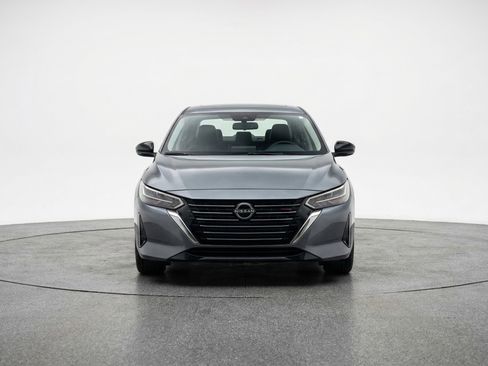 Used 2025 Nissan Sentra SV image 2