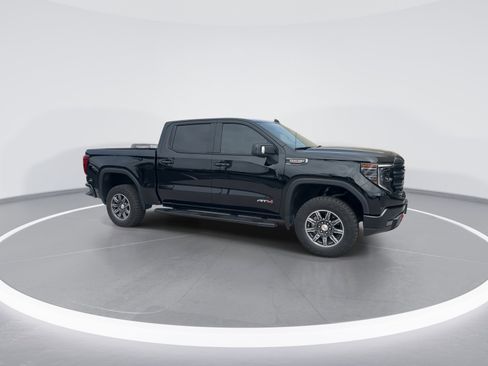 Used 2024 GMC Sierra 1500 AT4 w/ AT4 Preferred Package image 2