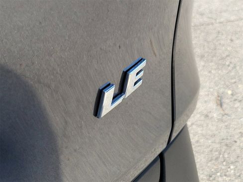 Used 2021 Toyota RAV4 LE image 7