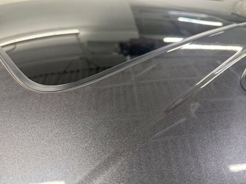 Used 2019 Chrysler Pacifica Limited w/ Tire & Wheel Group FWD image 22
