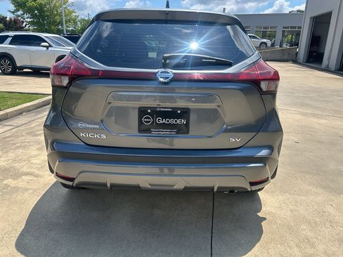 Used 2021 Nissan Kicks SV FWD image 9