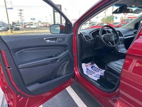 Certified 2020 Ford Edge Titanium image 39