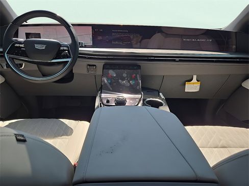 New 2026 Cadillac Escalade IQ Luxury 1 w/ LPO, Floor Liner Package image 20