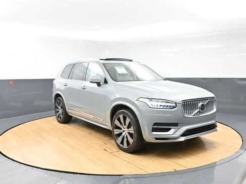 Used 2024 Volvo XC90 T8 Plus AWD/4WD image 8