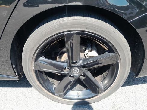 Used 2023 Nissan Sentra SR w/ Midnight Edition Package FWD image 21