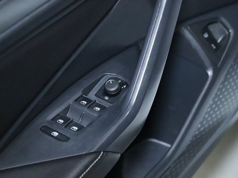 Used 2023 Volkswagen Jetta SE w/ Panoramic Sunroof Package FWD image 16
