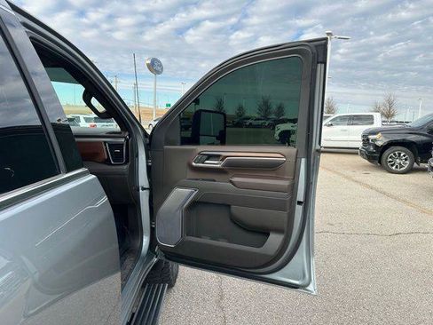 Used 2024 GMC Sierra 2500 Denali w/ Denali Reserve Package image 12