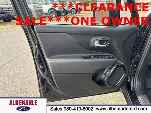 Used 2023 Jeep Renegade Altitude image 12