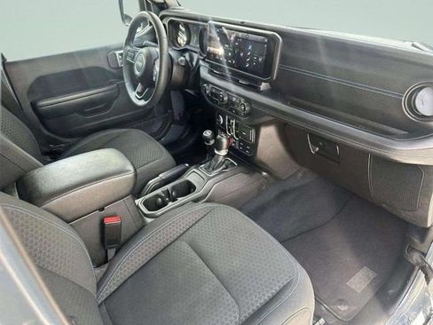 Used 2024 Jeep Wrangler Unlimited Rubicon 4xe AWD/4WD image 17