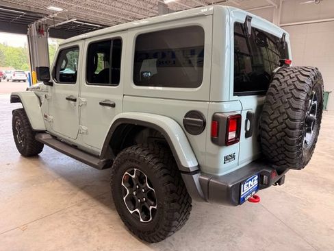 Used 2023 Jeep Wrangler Unlimited Rubicon w/ Cold Weather Group AWD/4WD image 5
