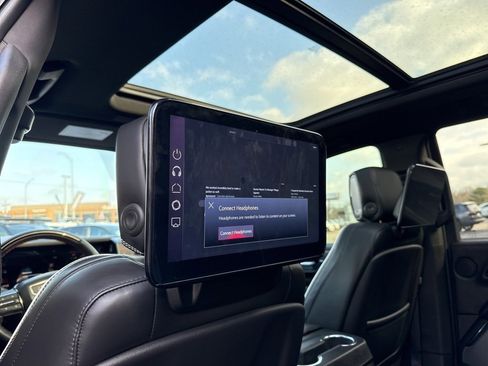 Used 2025 GMC Yukon AT4 Ultimate image 44