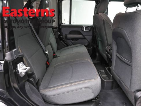 Used 2025 Jeep Wrangler Unlimited Sahara AWD/4WD image 24
