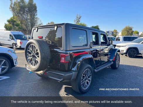 Used 2023 Jeep Wrangler Unlimited Sahara w/ Cold Weather Group AWD/4WD image 6